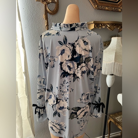 Karl Lagerfeld blouse - Picture 6 of 7